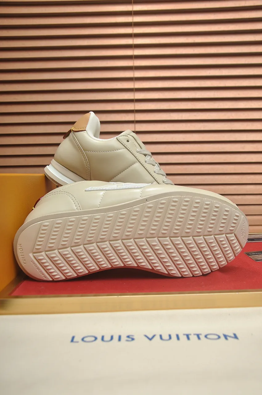 Men's men's shoes 💰700💶[LOUIS VUITTON] new original order 🍀LV Louis Vuitton * - top version of LV classic trendy shoes! Made of imported original fabrics, mesh lining, and original wear-resistant rubber foam outsole! High quality products! Size (female 35-40)